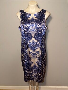 Suite 7 Ladies Sleeveless sheath Dress. Size 14. Baroque inspired toile pattern.